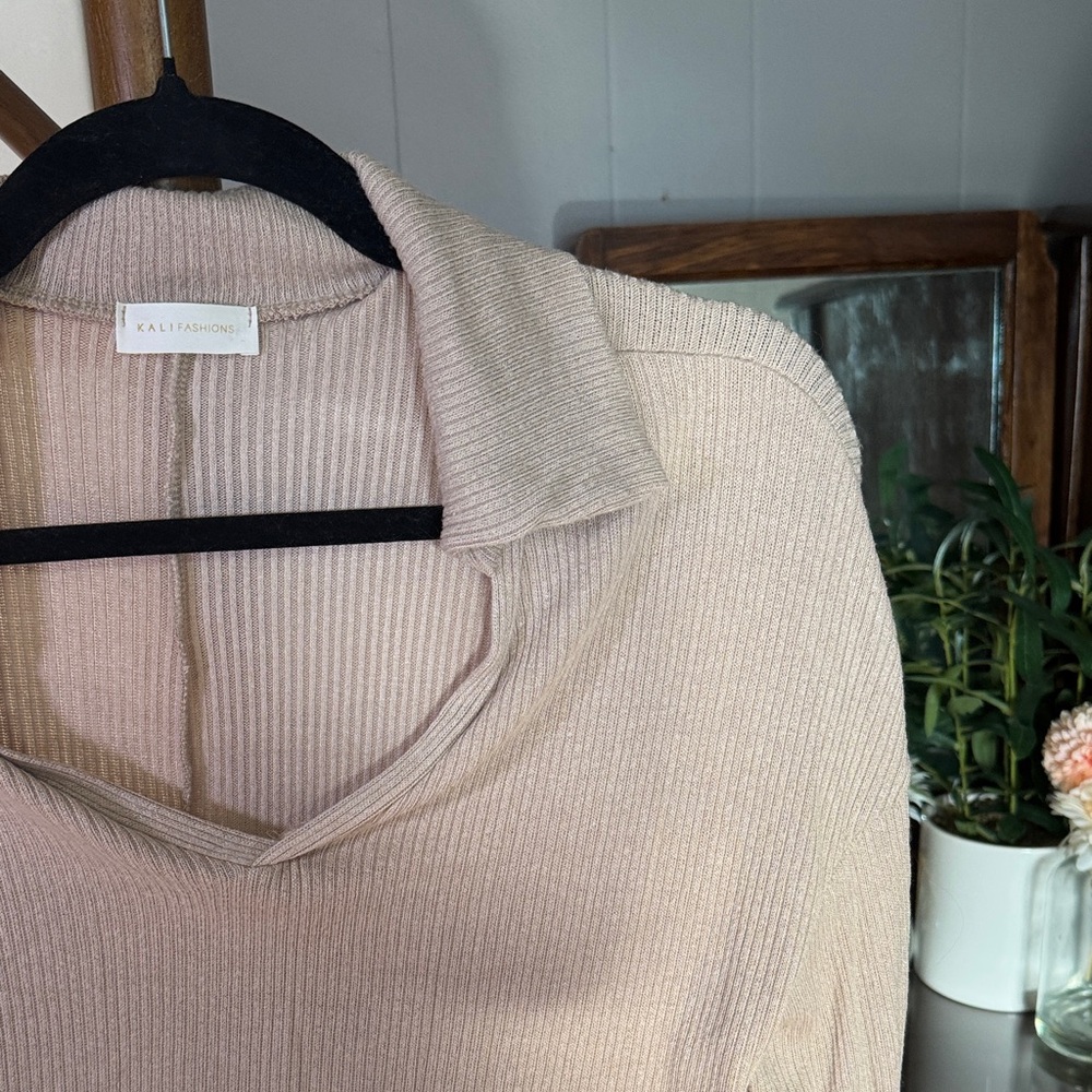 🤎 Kali Fashions Ribbed Knit Lounge Set — Estimated Size S/M - Picture 3 of 6